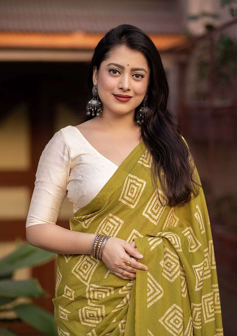 Lime Green Printed Blended Saree Set - Indya
