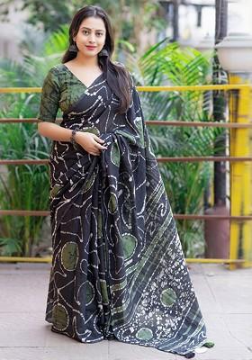 Green Batik Printed Blended Saree Set