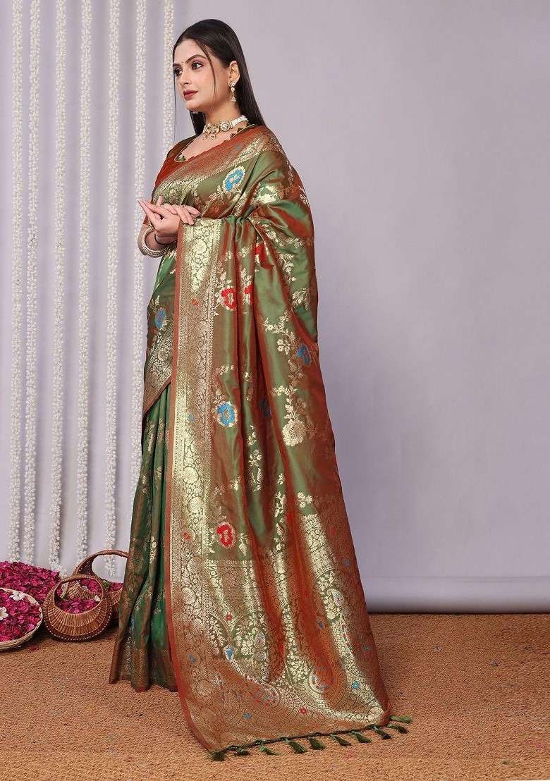 Green Blended Saree Set with Embroidered for Diwali | Wedding & Festive Wear - Indya