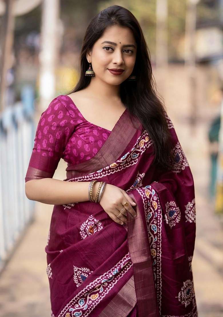 Magenta Embroidered Blended Saree Set for Diwali and Festive Wear - Indya