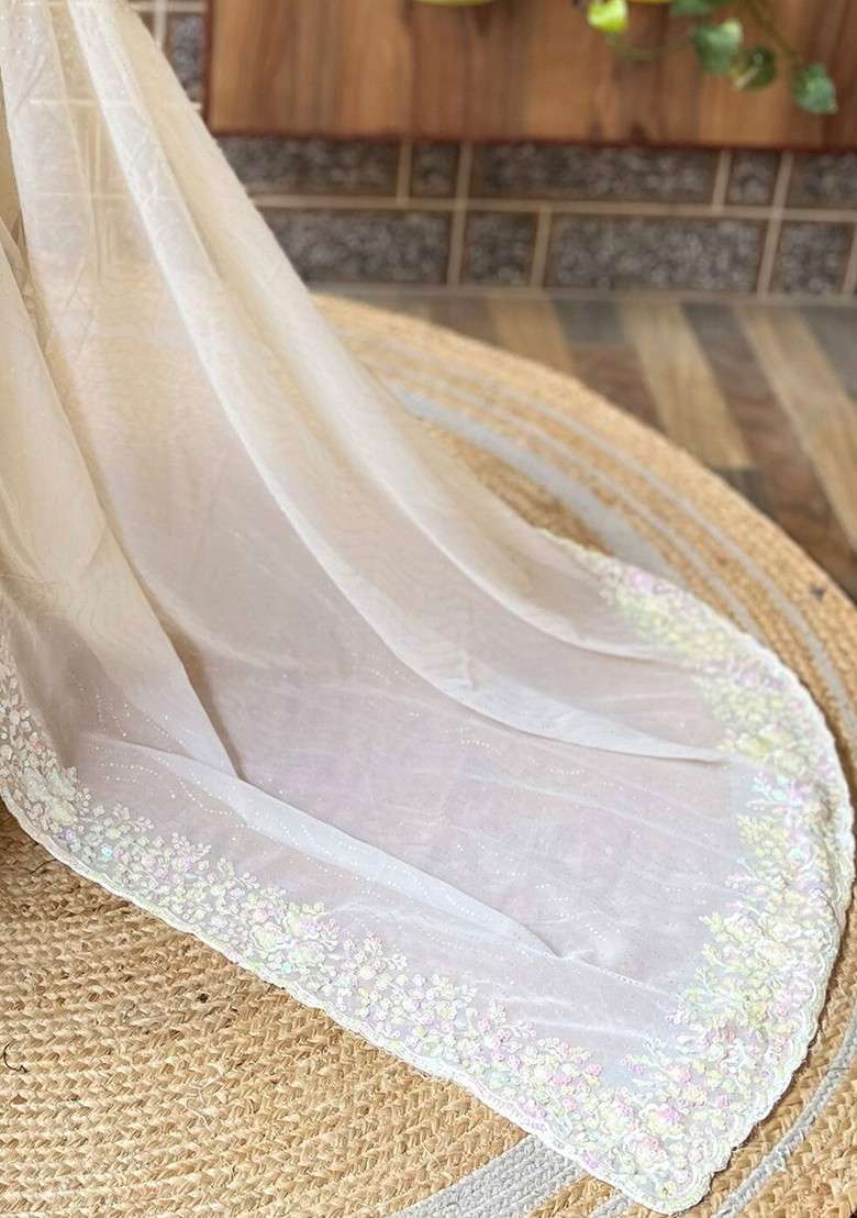 Off White Blended Saree Set with Embroidered for Diwali | Wedding & Festive Wear - Indya