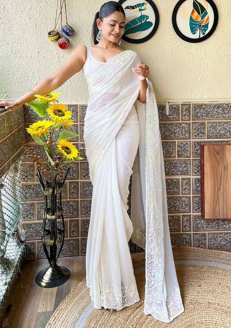 Off White Blended Saree Set with Embroidered for Diwali | Wedding & Festive Wear - Indya