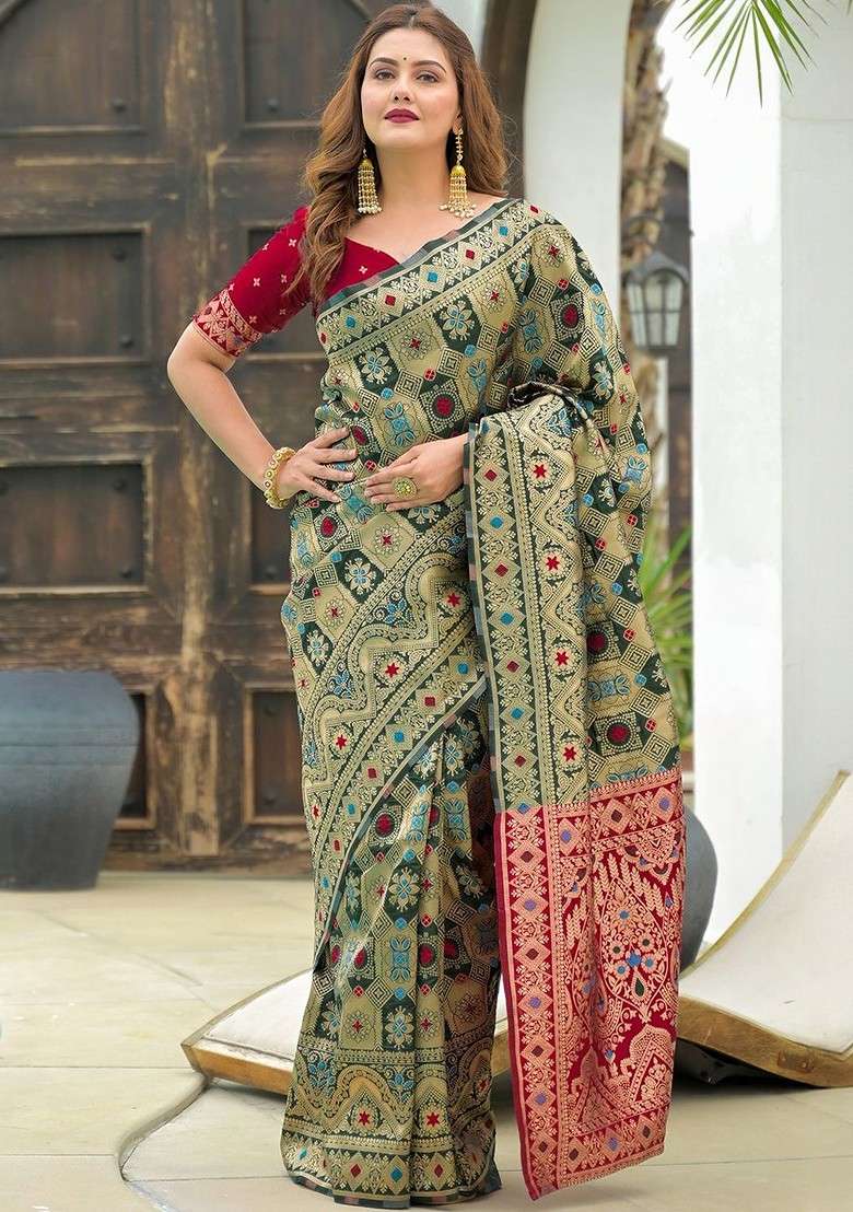 Green Blended Saree Set with Embroidered for Diwali | Wedding & Festive Wear - Indya