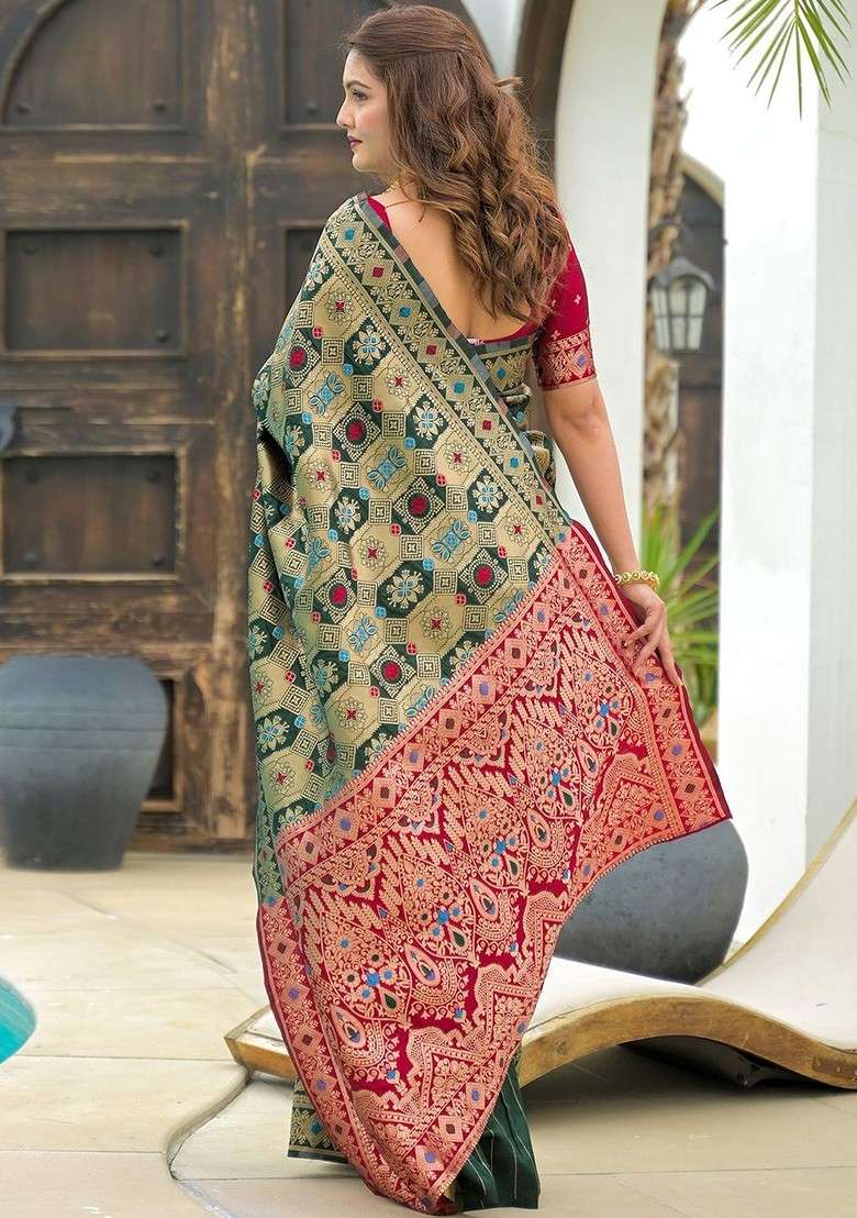 Green Blended Saree Set with Embroidered for Diwali | Wedding & Festive Wear - Indya