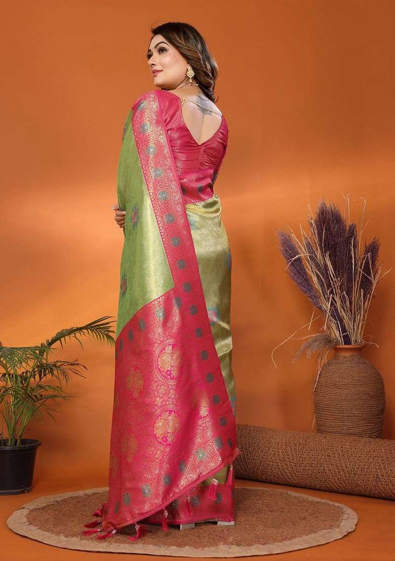 Green Jacquard Blended Saree Set for Diwali and Festive Wear - Indya