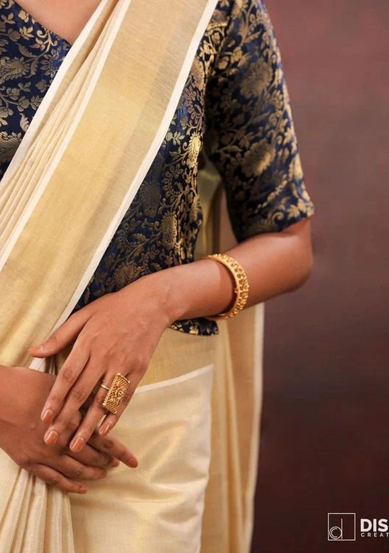 Off White Solid Cotton Saree Set - Indya