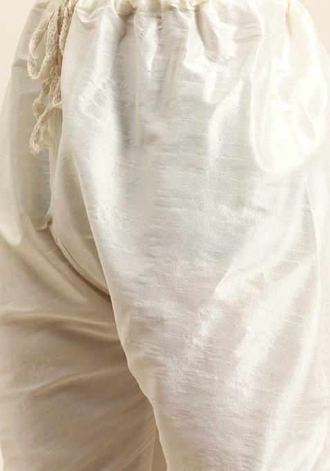 Off White Solid Cotton Kurta Set For Men