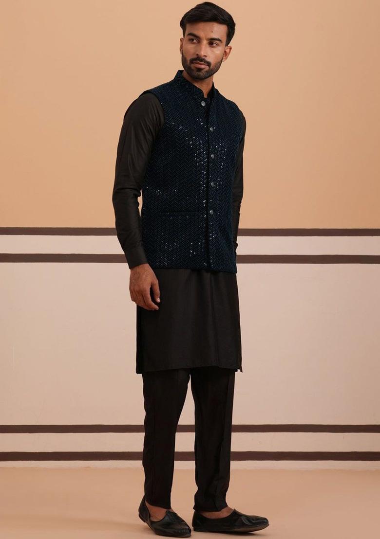 Black Solid Velvet Kurta Set For Men - Indya