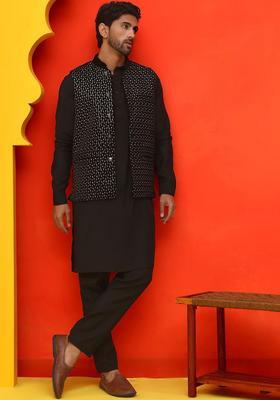 Black Embroidered Velvet Kurta Set For Men