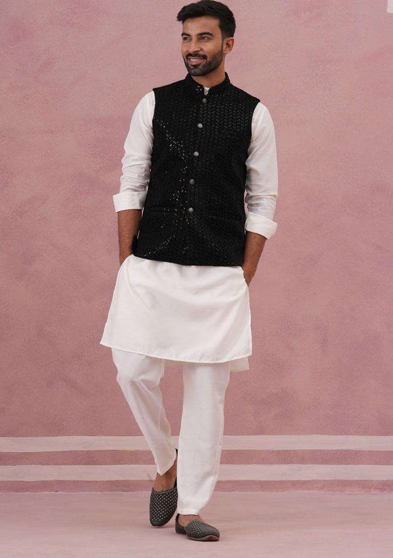 White Solid Velvet Kurta Set For Men - Indya