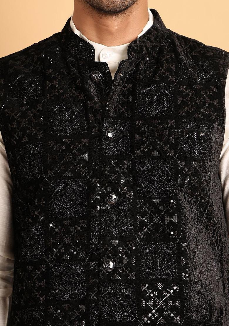 Black Embroidered Silk Kurta Set For Men - Indya