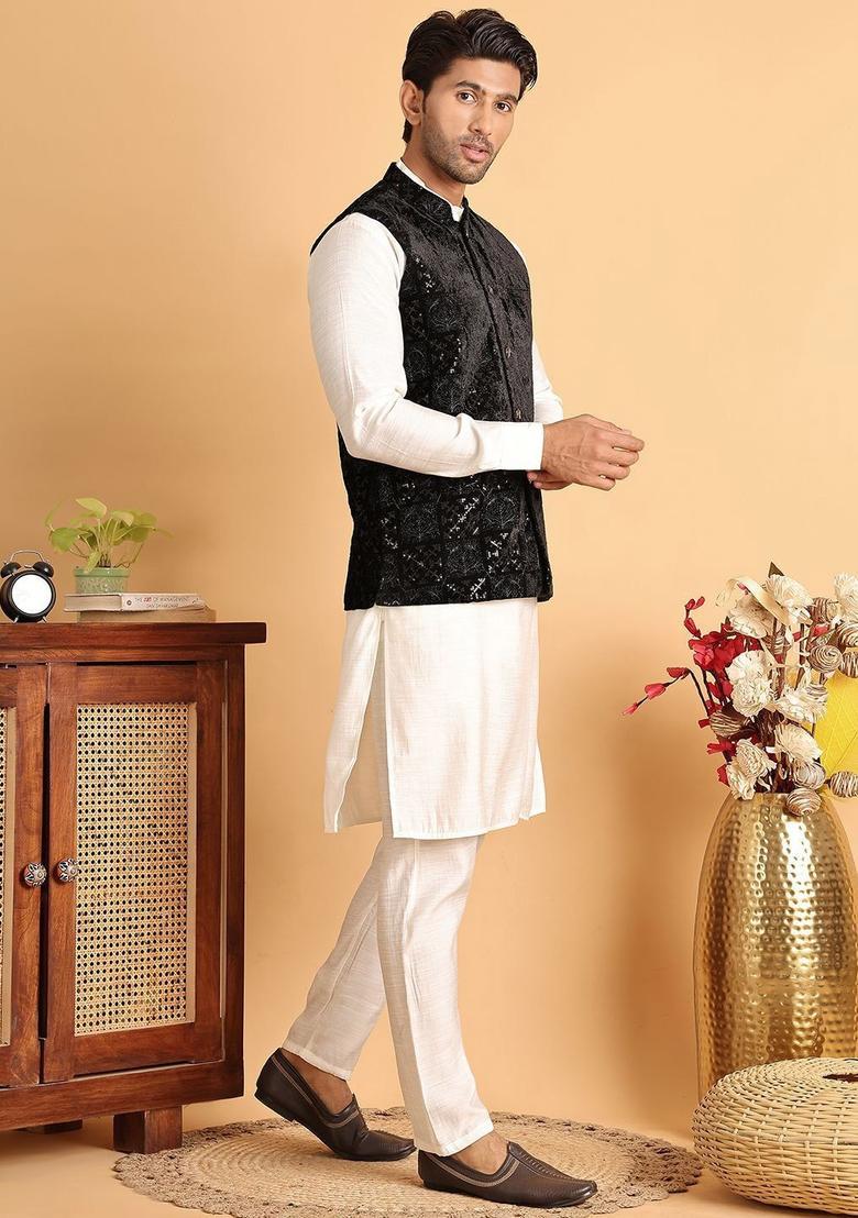 Black Embroidered Silk Kurta Set For Men - Indya