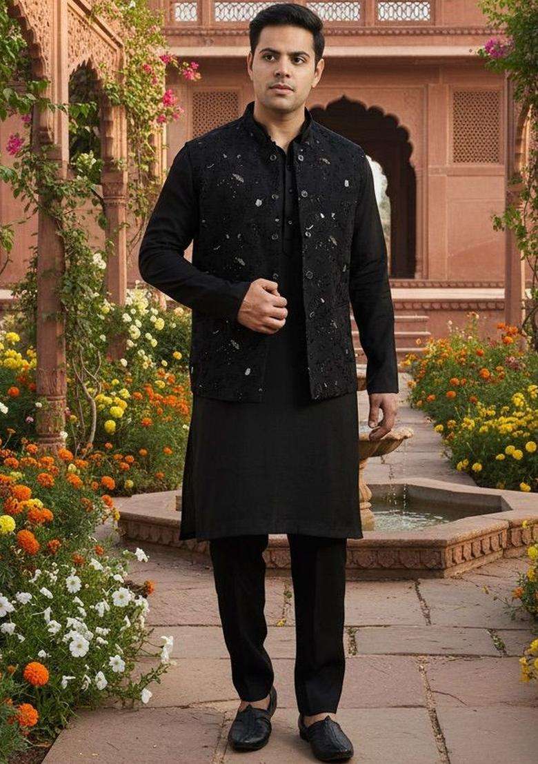 Black Solid Silk Blend Kurta Set For Men - Indya