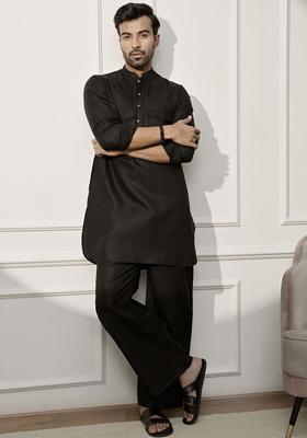 Black Solid Cotton Kurta Set For Men