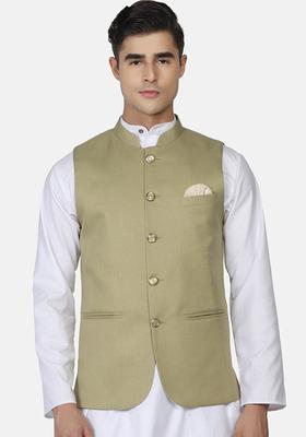 White Solid Cotton Kurta Set For Men