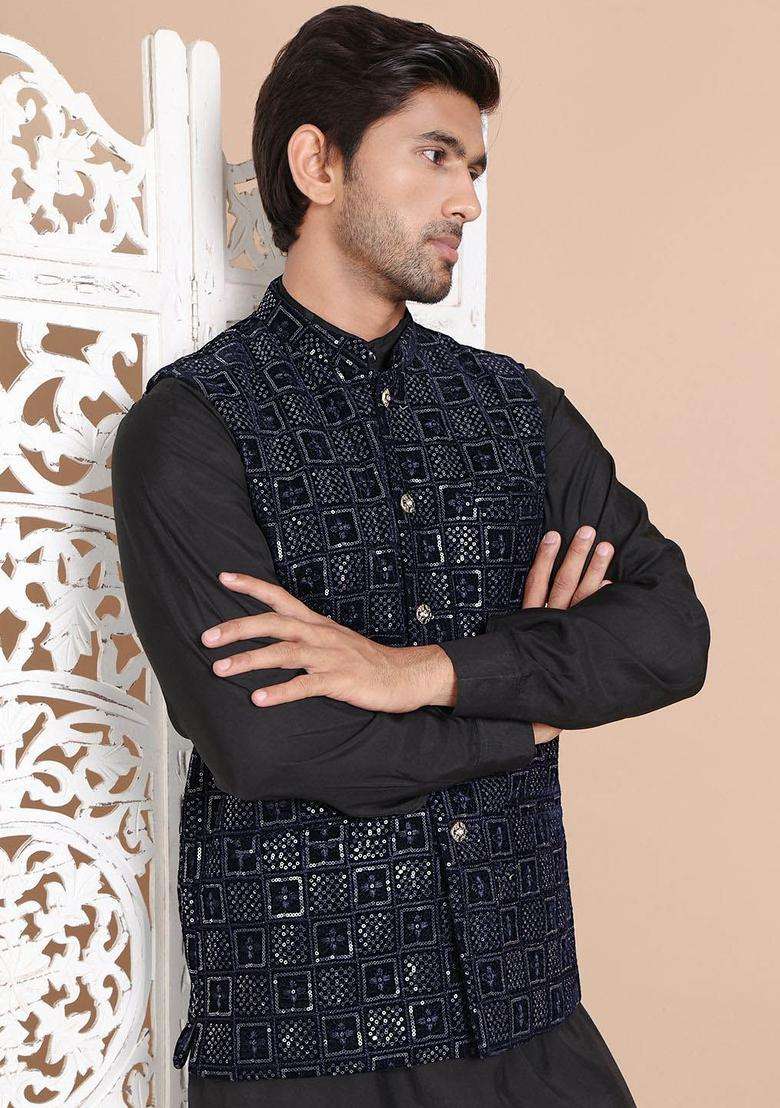 Black Embroidered Velvet Kurta Set For Men - Indya