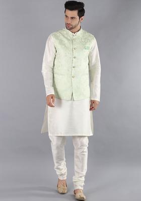 Off White Solid Silk Kurta Set For Men