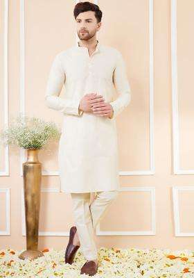 Off White Solid Cotton Kurta Set For Men