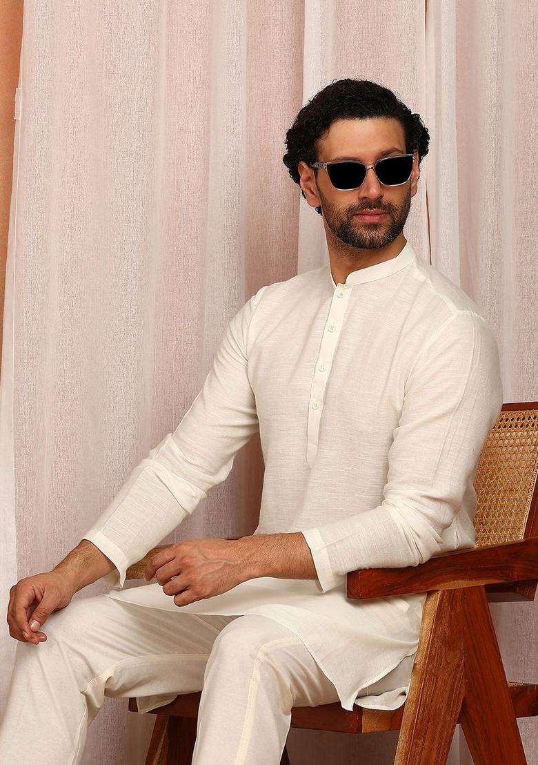 Off White Solid Cotton Kurta Set For Men - Indya