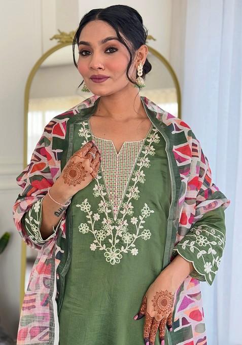 Green Embroidered Poly Blended Kurta Sets