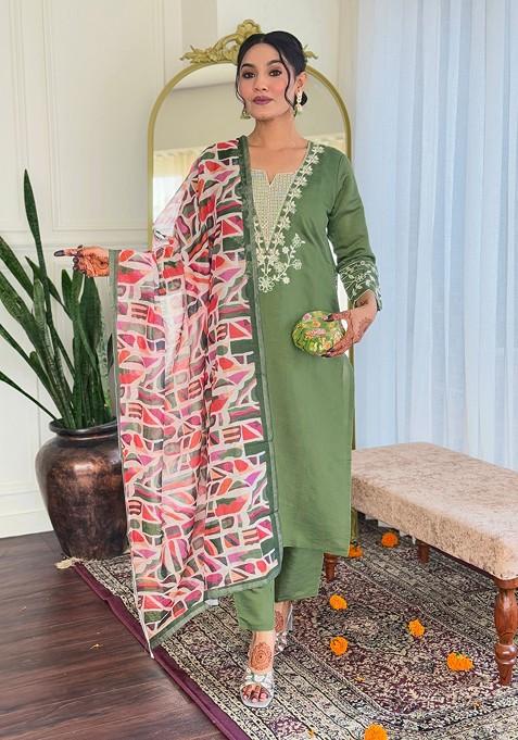 Green Embroidered Poly Blended Kurta Sets