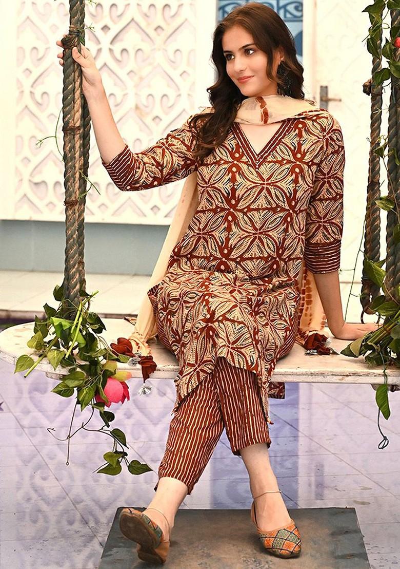 Maroon Embroidered Poly Blended Kurta Sets - Indya