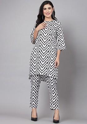 Black Embroidered Poly Blended Kurta Sets