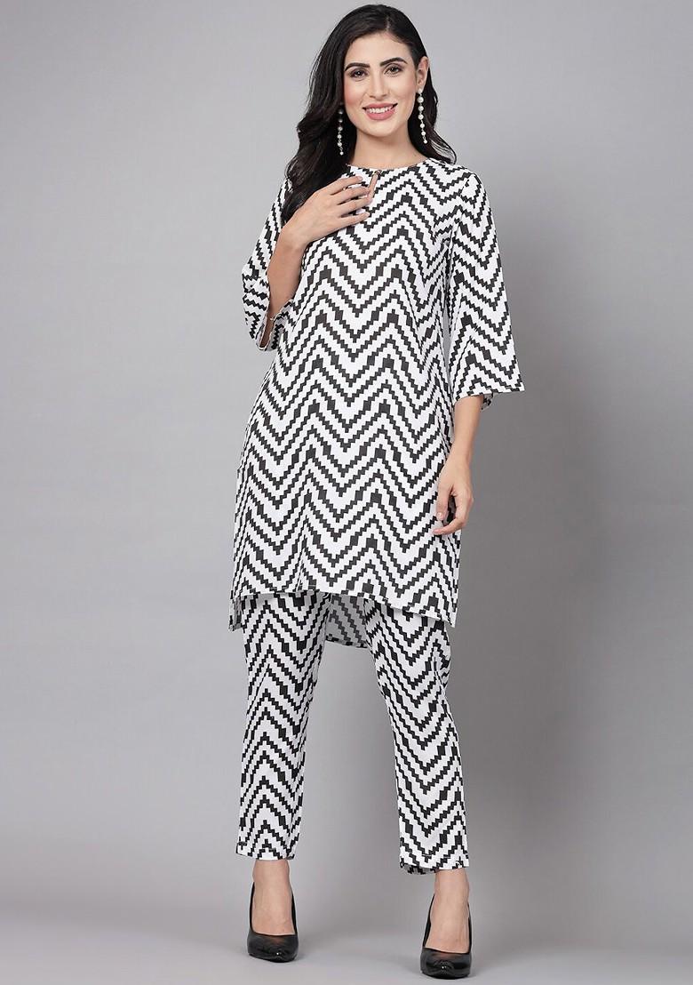 Black Embroidered Poly Blended Kurta Sets - Indya