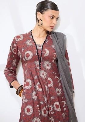 Red Embroidered Poly Blended Kurta Sets