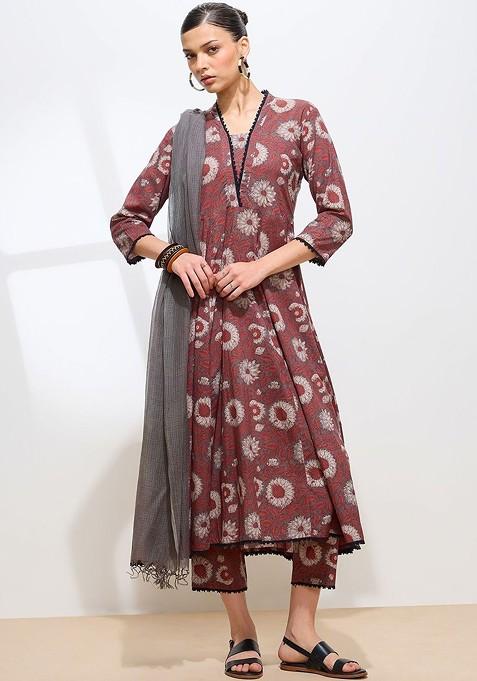 Red Embroidered Poly Blended Kurta Sets