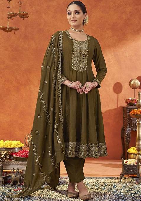 Green Embroidered Poly Blended Kurta Sets