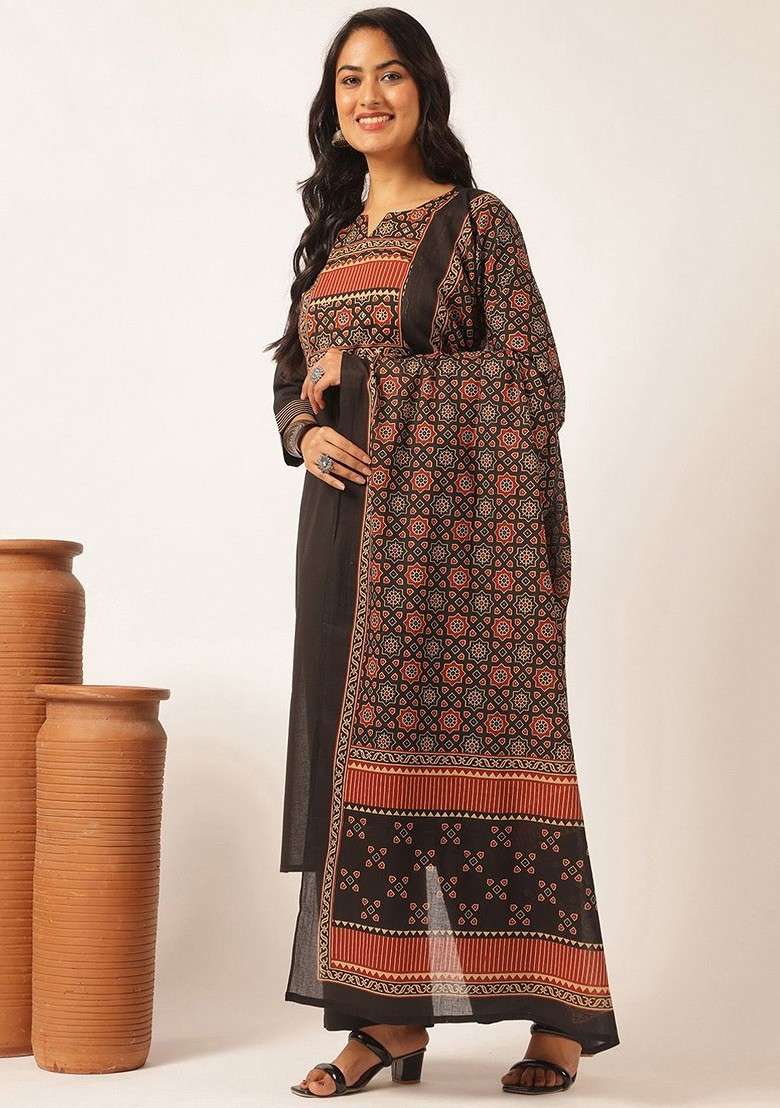 Black Embroidered Poly Blended Kurta Sets - Indya