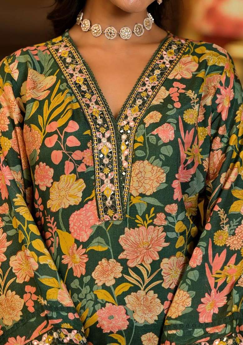 Green Embroidered Poly Blended Kurta Sets - Indya