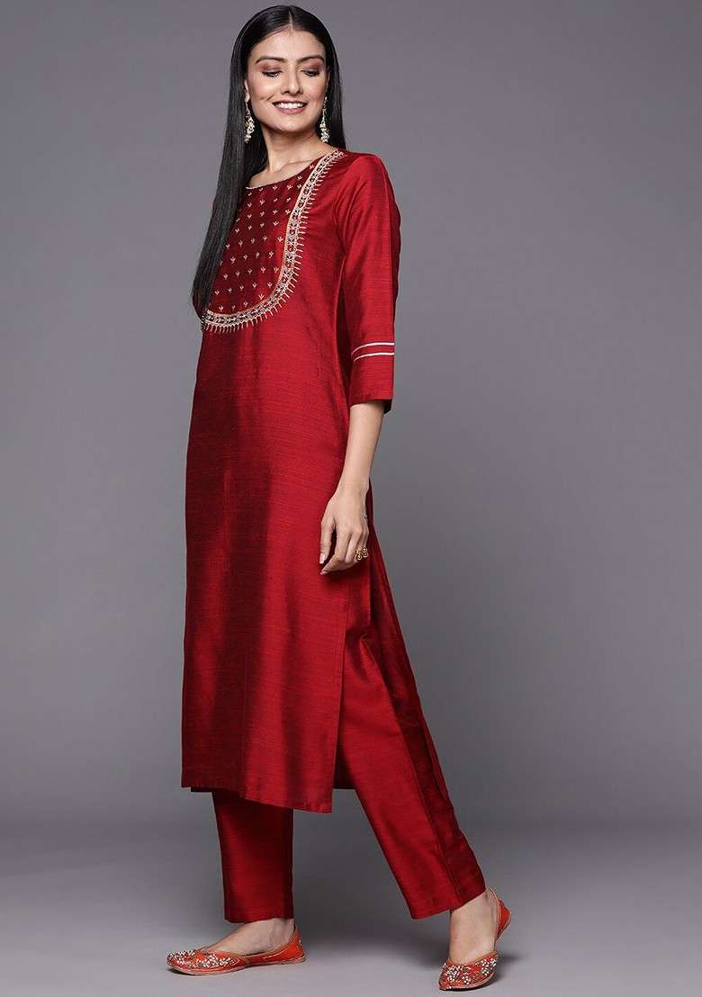 Maroon Embroidered Poly Blended Kurta Sets - Indya