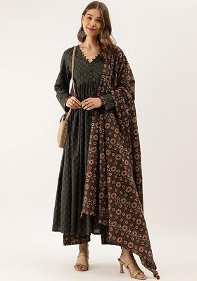 Green Embroidered Poly Blended Kurta Sets