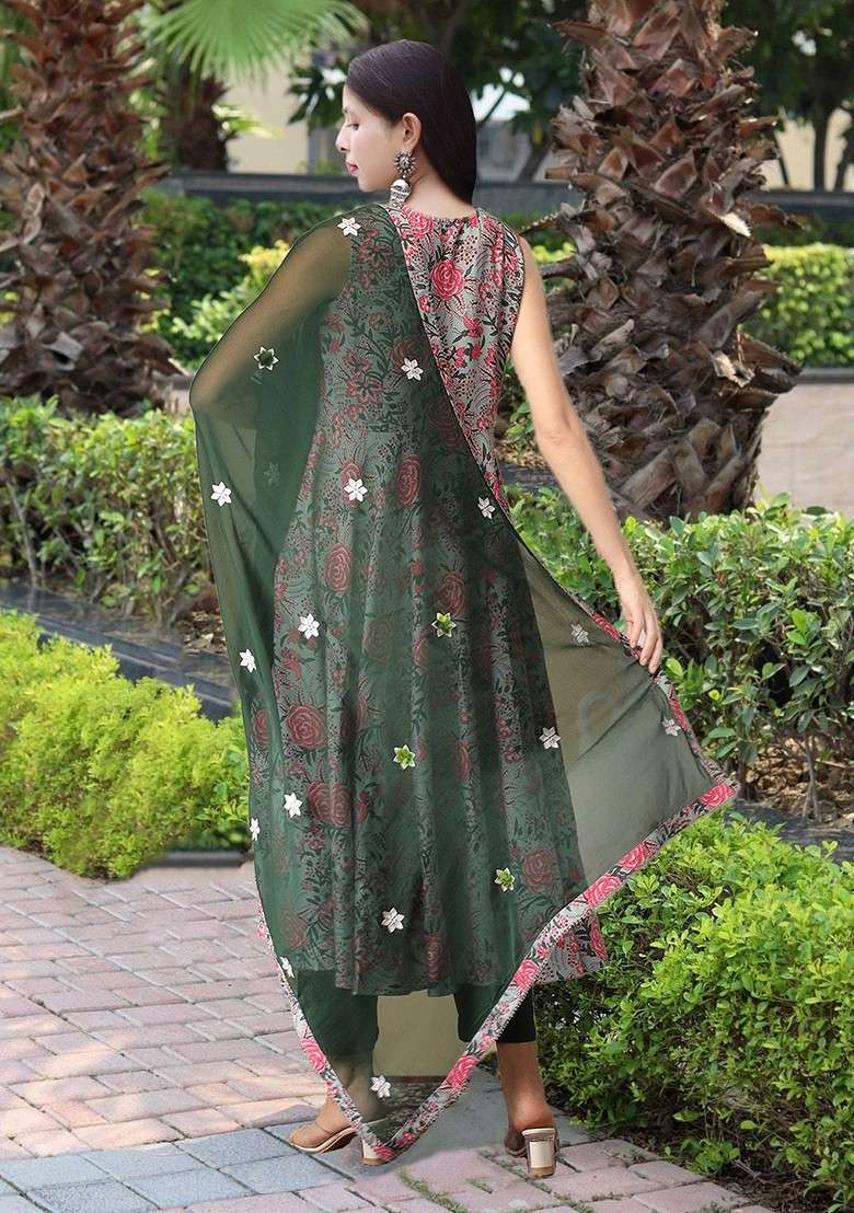 Green Embroidered Poly Blended Kurta Sets - Indya