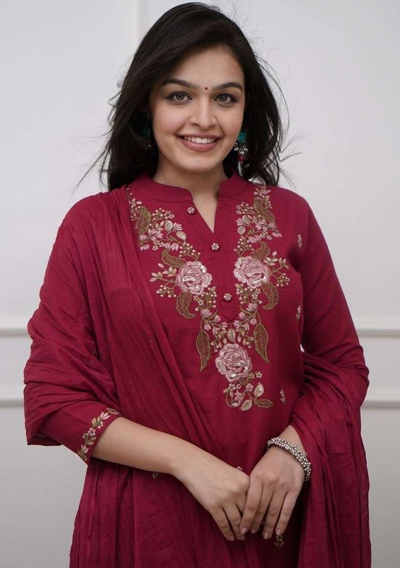 Red Embroidered Poly Blended Kurta Sets - Indya