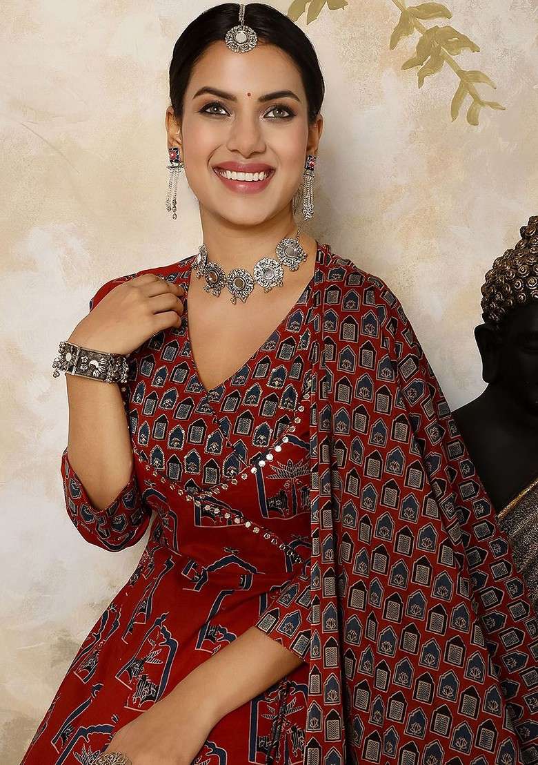Maroon Printed Blended Kurta Set - Indya