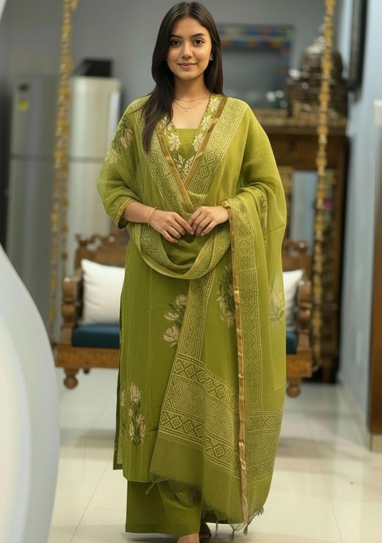Green Embroidered Viscose Kurta Set - Indya