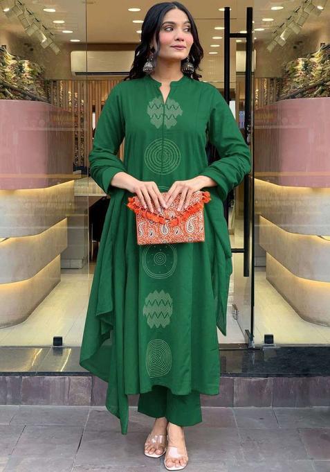 Green Printed Viscose Kurta Set — view on Indya