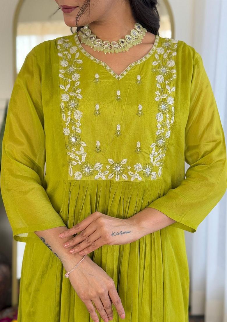Green Yoke Design Chinon Kurta Set - Indya