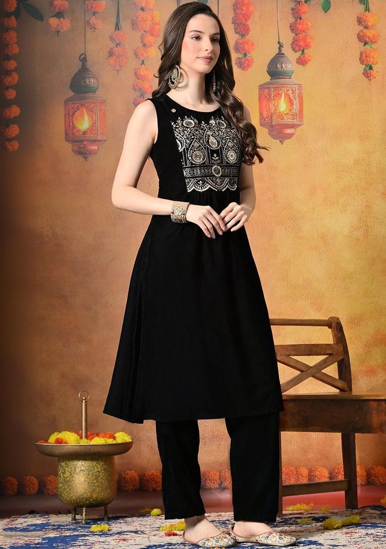 Black Embroidered Velvet Kurta Set - Indya