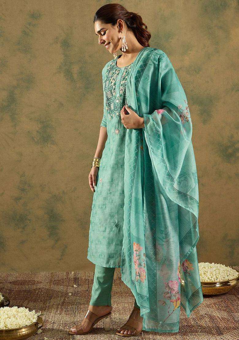 Green Embroidered Silk Blend Kurta Set - Indya