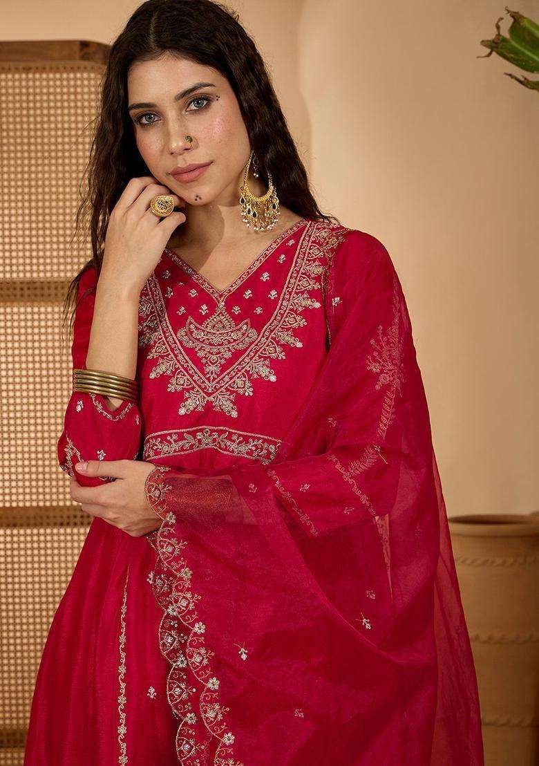 Red Embroidered Silk Blend Kurta Set - Indya