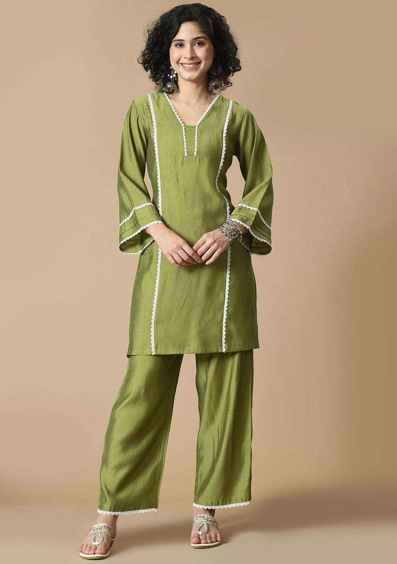 Green Solid Silk Blend Kurta Set - Indya