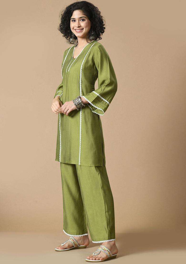 Green Solid Silk Blend Kurta Set - Indya