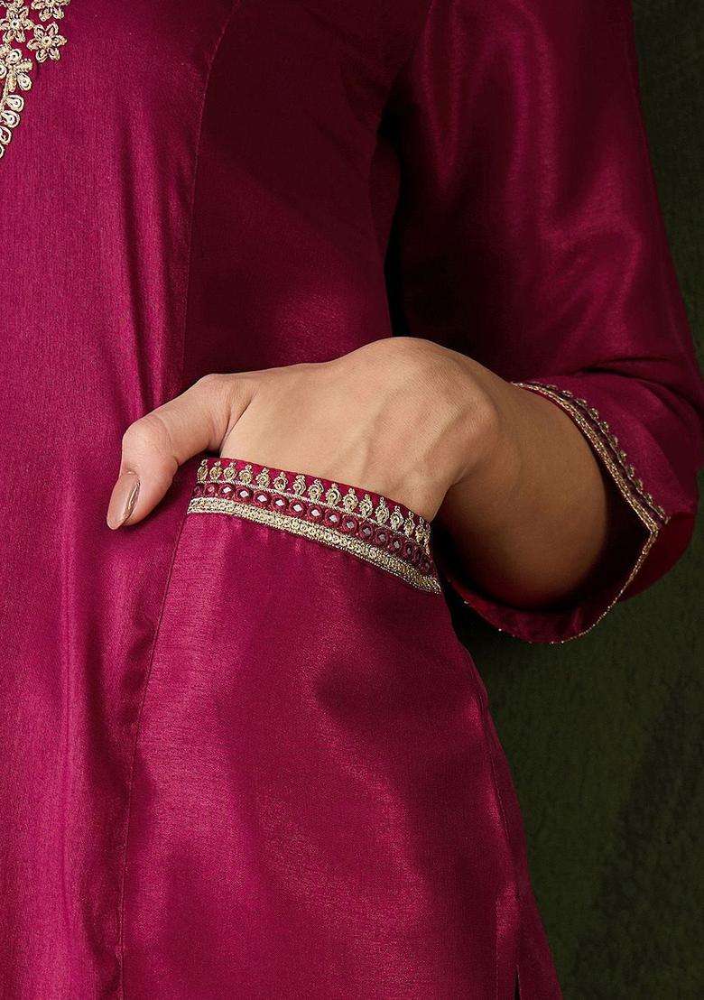 Red Embroidered Silk Blend Kurta Set - Indya
