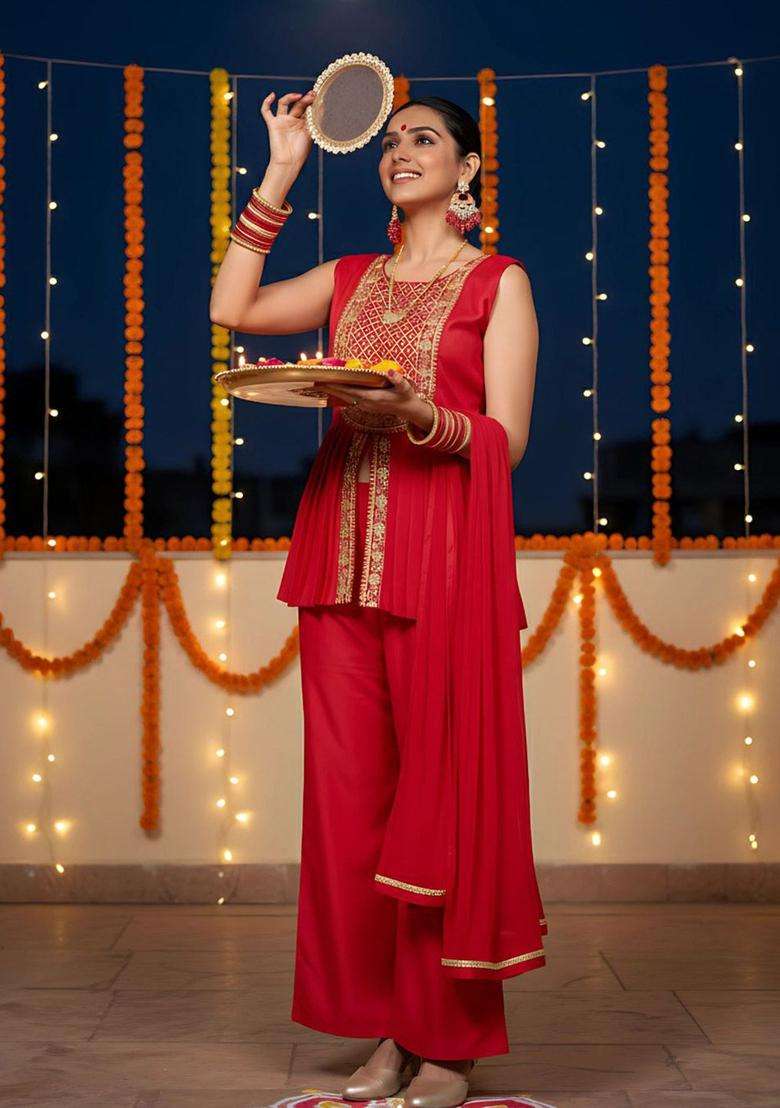 Red Embroidered Silk Blend Kurta Set - Indya