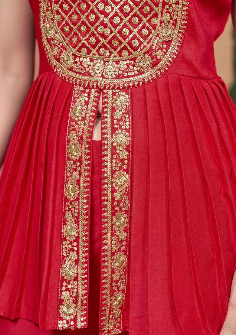 Red Embroidered Silk Blend Kurta Set - Indya