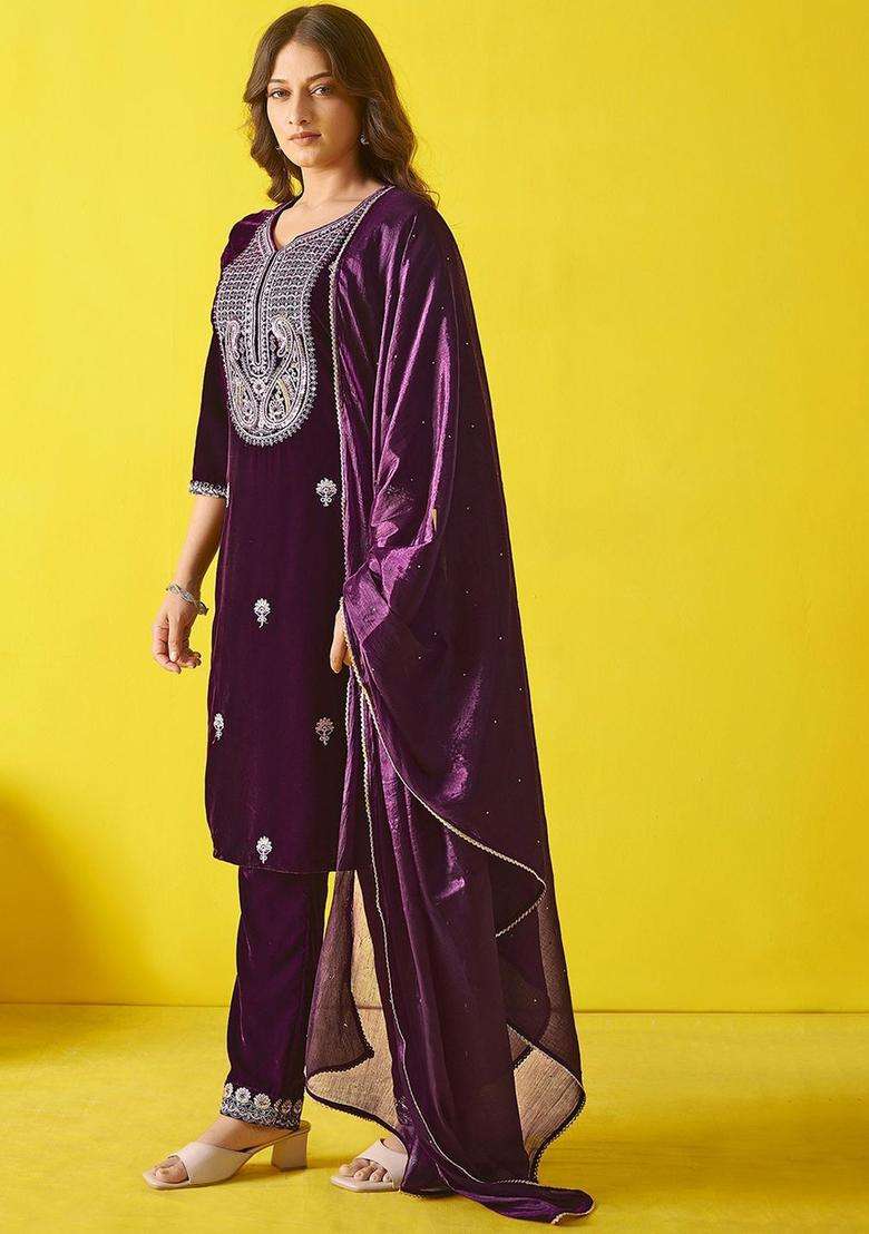 Violet Embroidered Velvet Kurta Set - Indya
